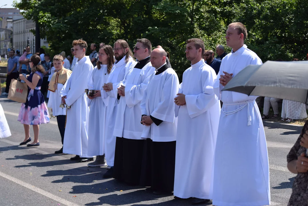 Procesje Bożego Ciała przeszły ulicami Łodzi