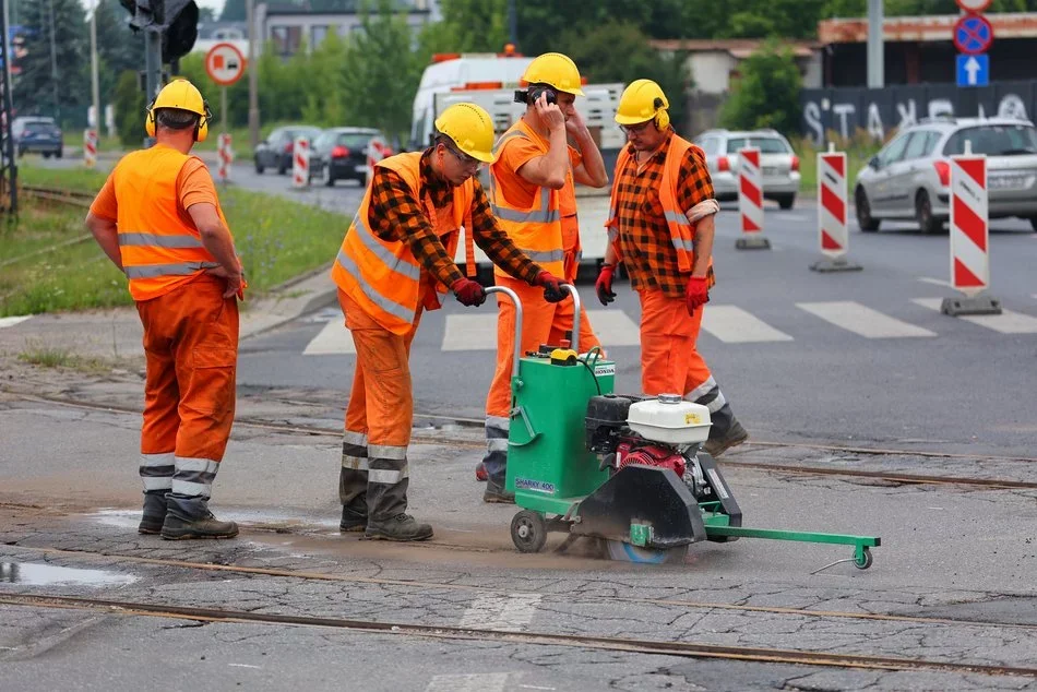 Utrudnienia na al. Włókniarzy w Łodzi