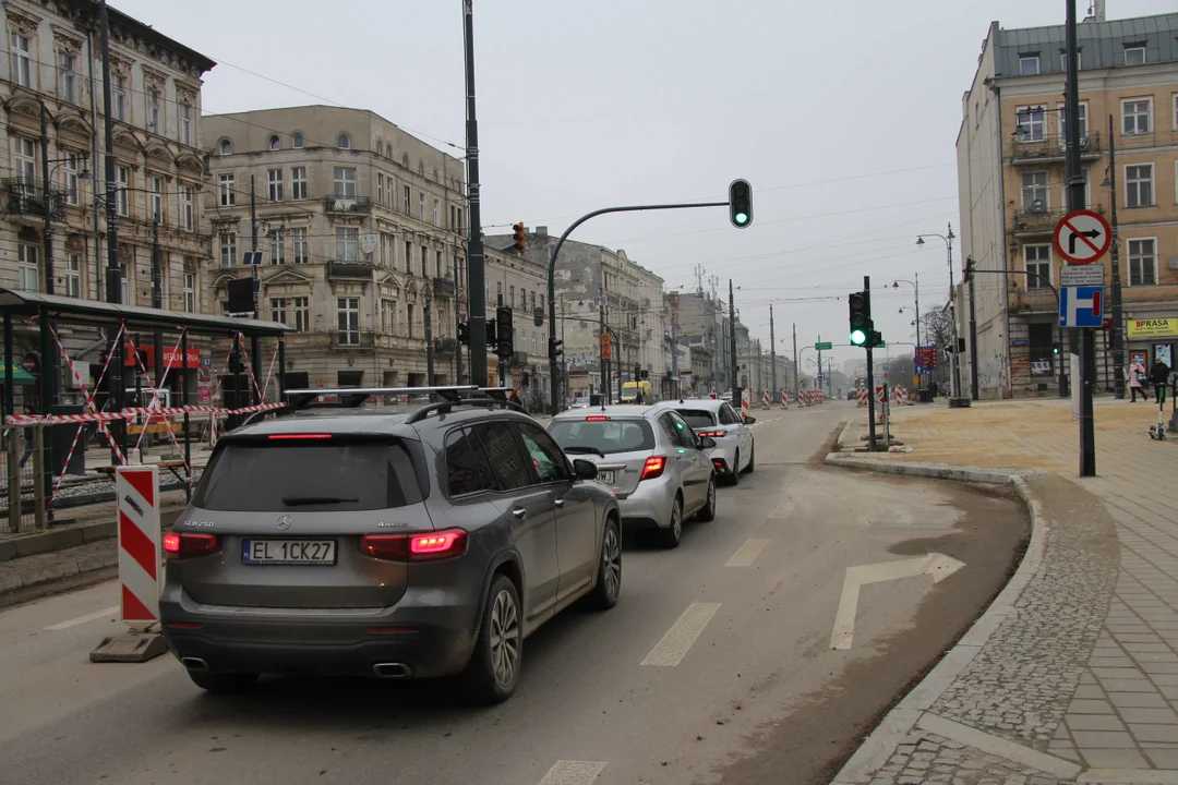 Absurd drogowy na ulicy Zachodniej w Łodzi