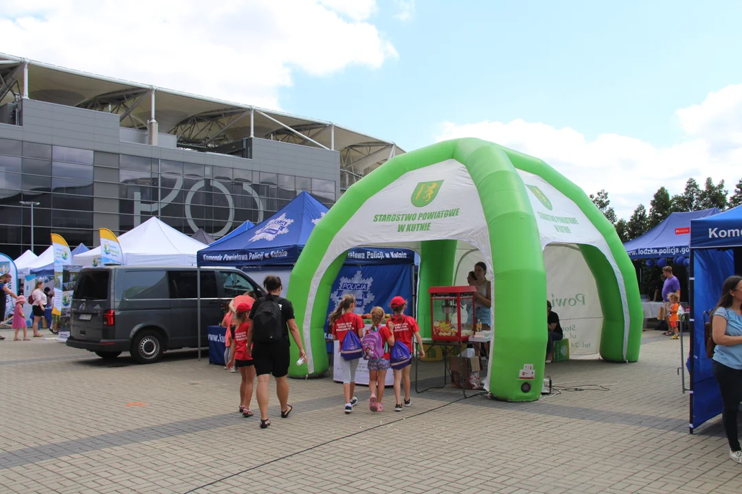 Piknik rodzinny "Bezpieczne Wakacje z Mundurem" pod Atlas Areną