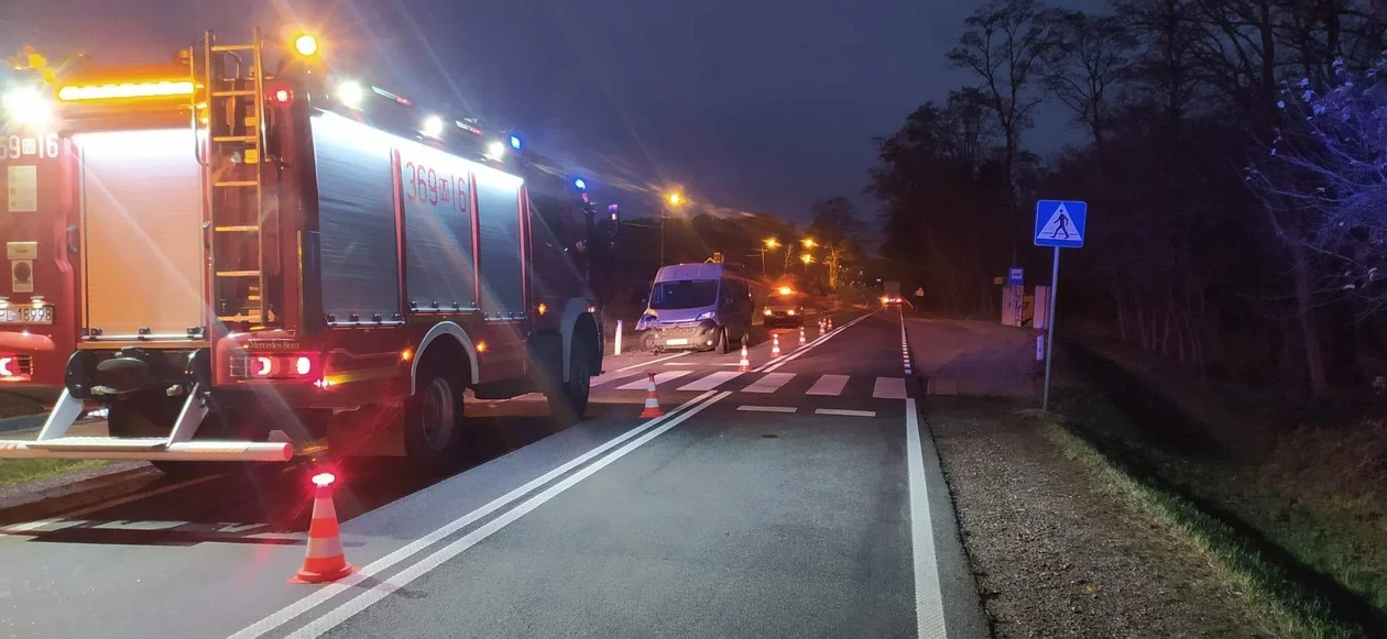 Zderzenie samochodu ciężarowego z busem Karolewie