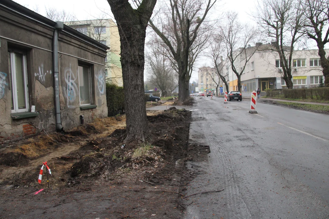 Utrudnienia dla pieszych i podróżnych MPK Łódź na Lutomierskiej