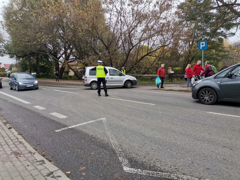 Dzień Wszystkich Świętych na cmentarzu komunalnym w Zgierzu