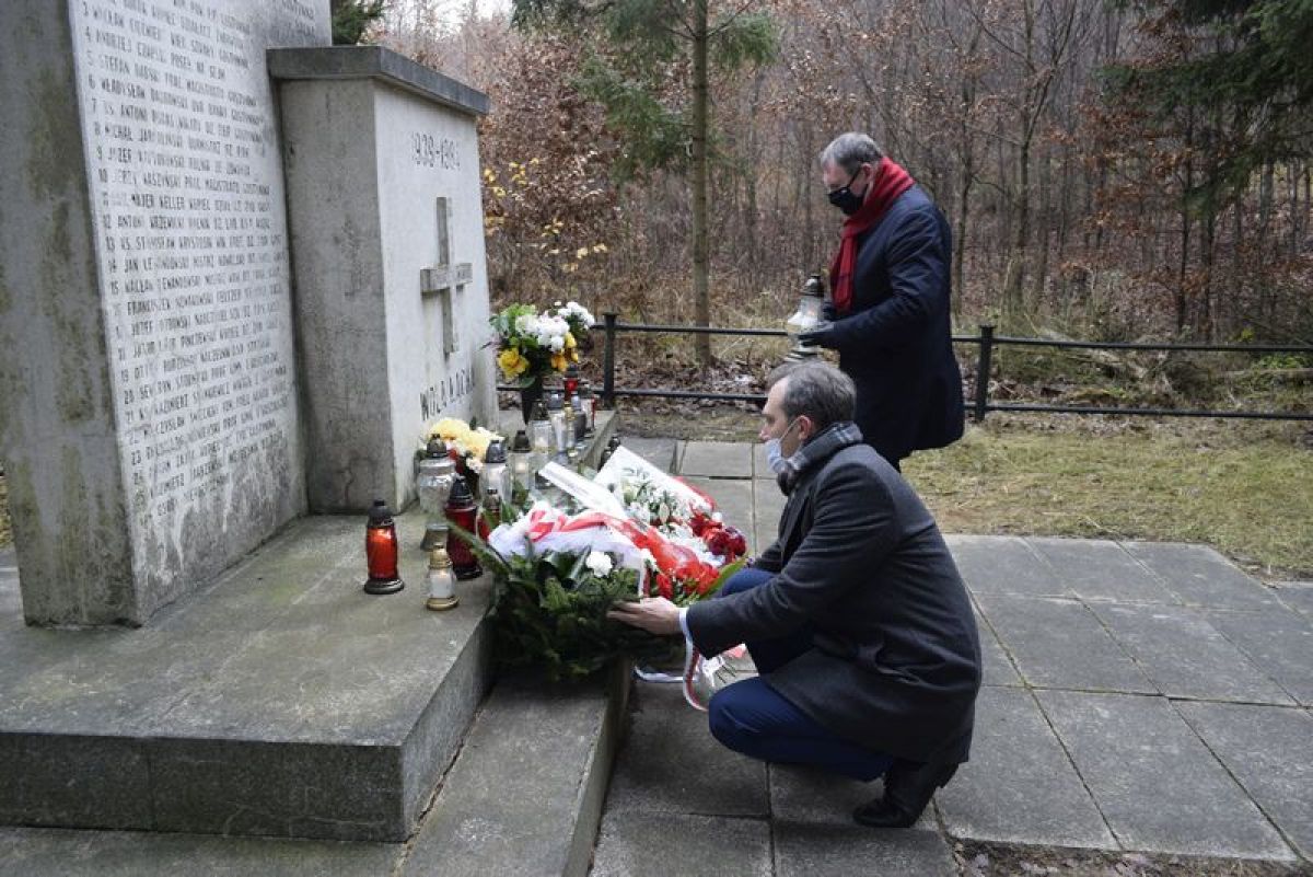 Obchody mimo pandemii: 81. rocznica rozstrzelania Mieszkańców Gostynina i Ziemi Gostynińskiej - Zdjęcie główne