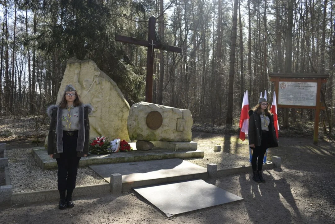 Oddano hołd bohaterom [ZDJĘCIA] - Zdjęcie główne