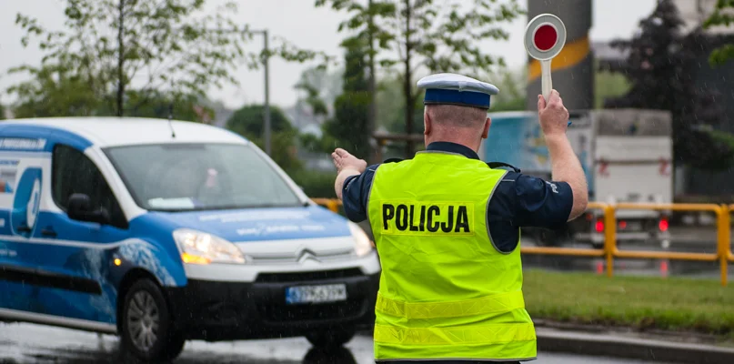 45-latek pożegnał się z prawem jazdy. To za "rażące przekroczenie prędkości" - Zdjęcie główne