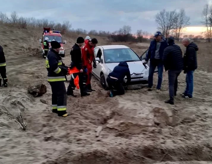 Trwają poszukiwania podejrzanego o morderstwo trzech chłopców. Znaleziono porzucony samochód - Zdjęcie główne