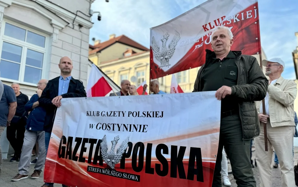 "Ruda wrona orła nie pokona"! Tak manifestowali w obronie księdza! [ZDJĘCA] - Zdjęcie główne