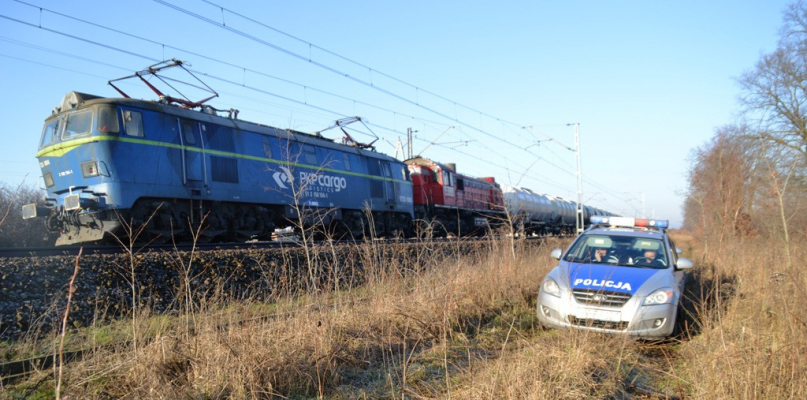 Śmierć na torach. 38-latek rzucił się pod pociąg - Zdjęcie główne