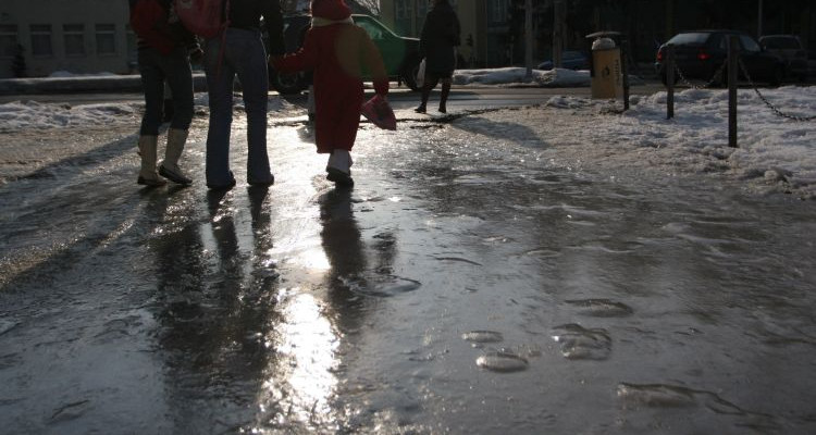 Meteorolodzy ostrzegają: Będzie zimno i ślisko - Zdjęcie główne