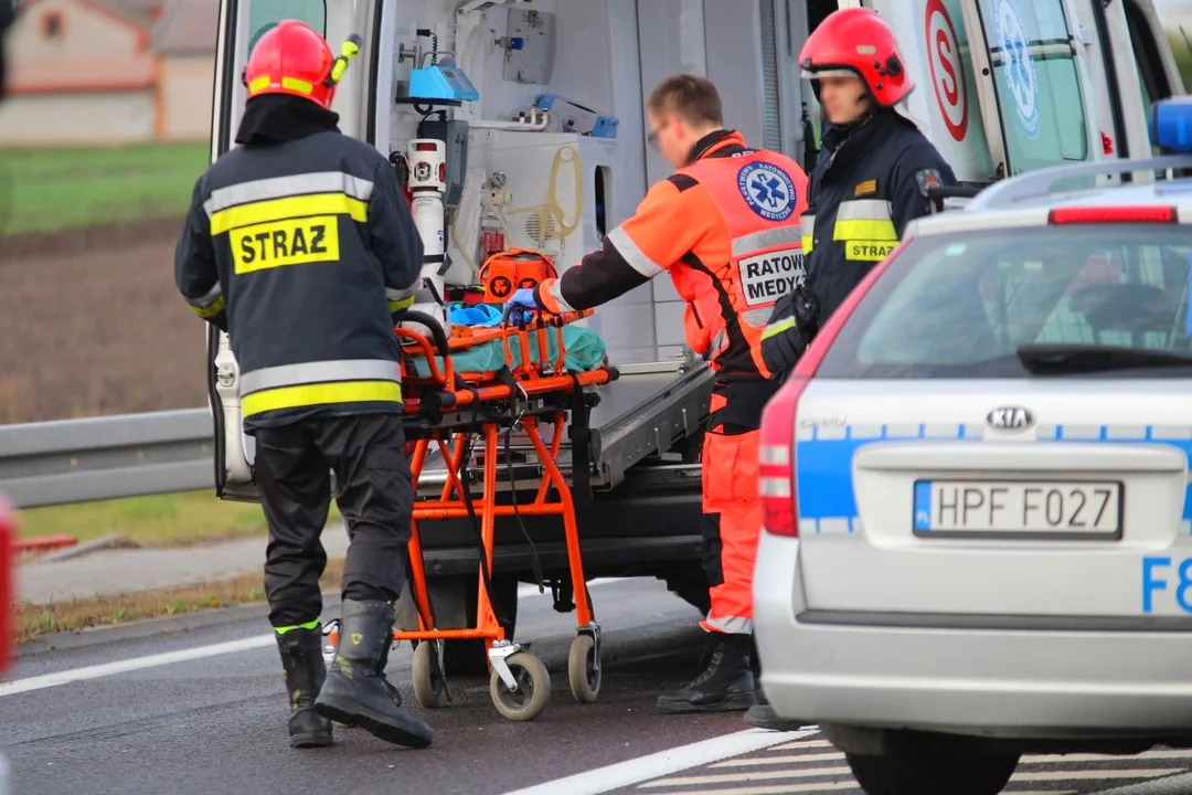 Matka z niemowlęciem potrącona na skrzyżowaniu. Kierowca prawdopodobnie był pijany - Zdjęcie główne