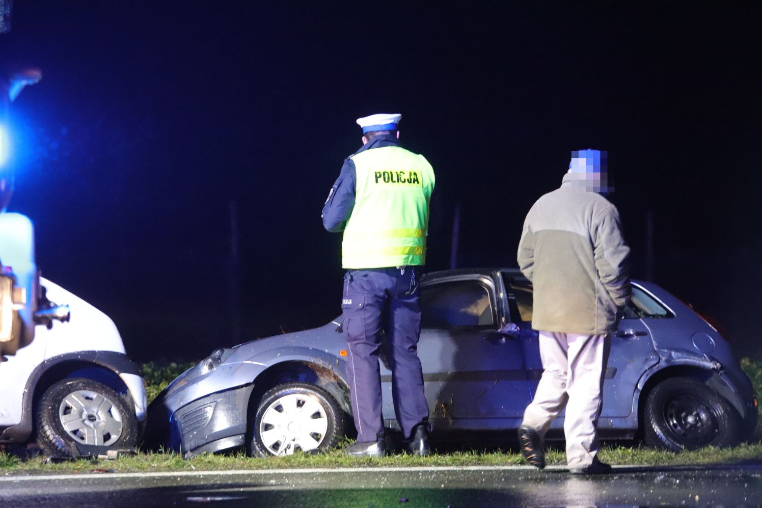 Wypadek z udziałem tira i dwóch osobówek między Kutnem a Gostyninem.