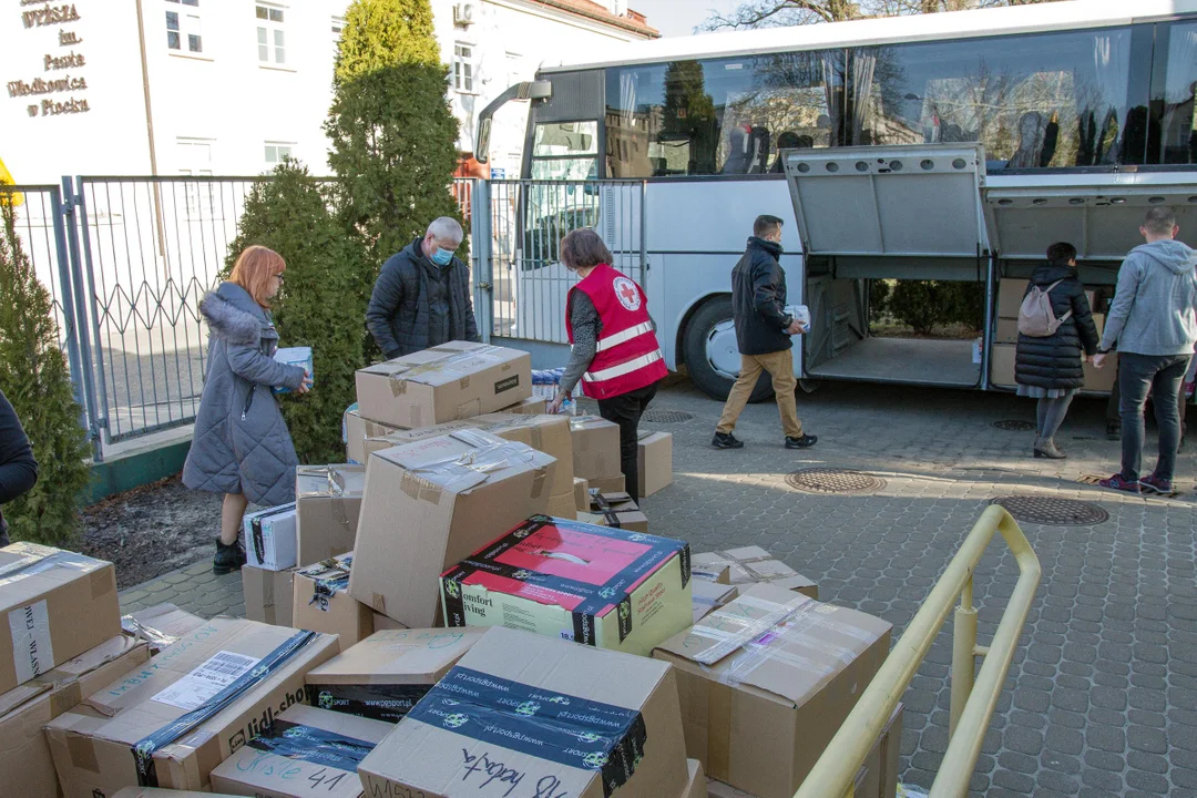 Ukraina walczy. Transport darów do Żytomierza wyruszył z Płocka [ZDJĘCIA] - Zdjęcie główne