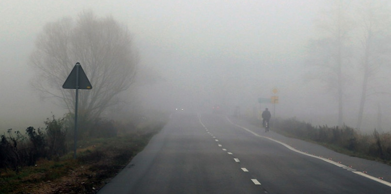 Pogarszają się warunki na drodze. Kierowco, uważaj na pieszych i rowerzystów - Zdjęcie główne