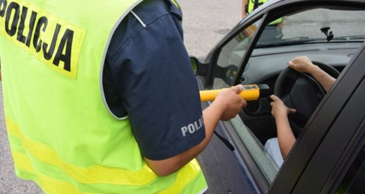 Policjanci sprawdzali trzeźwość kierowców - Zdjęcie główne