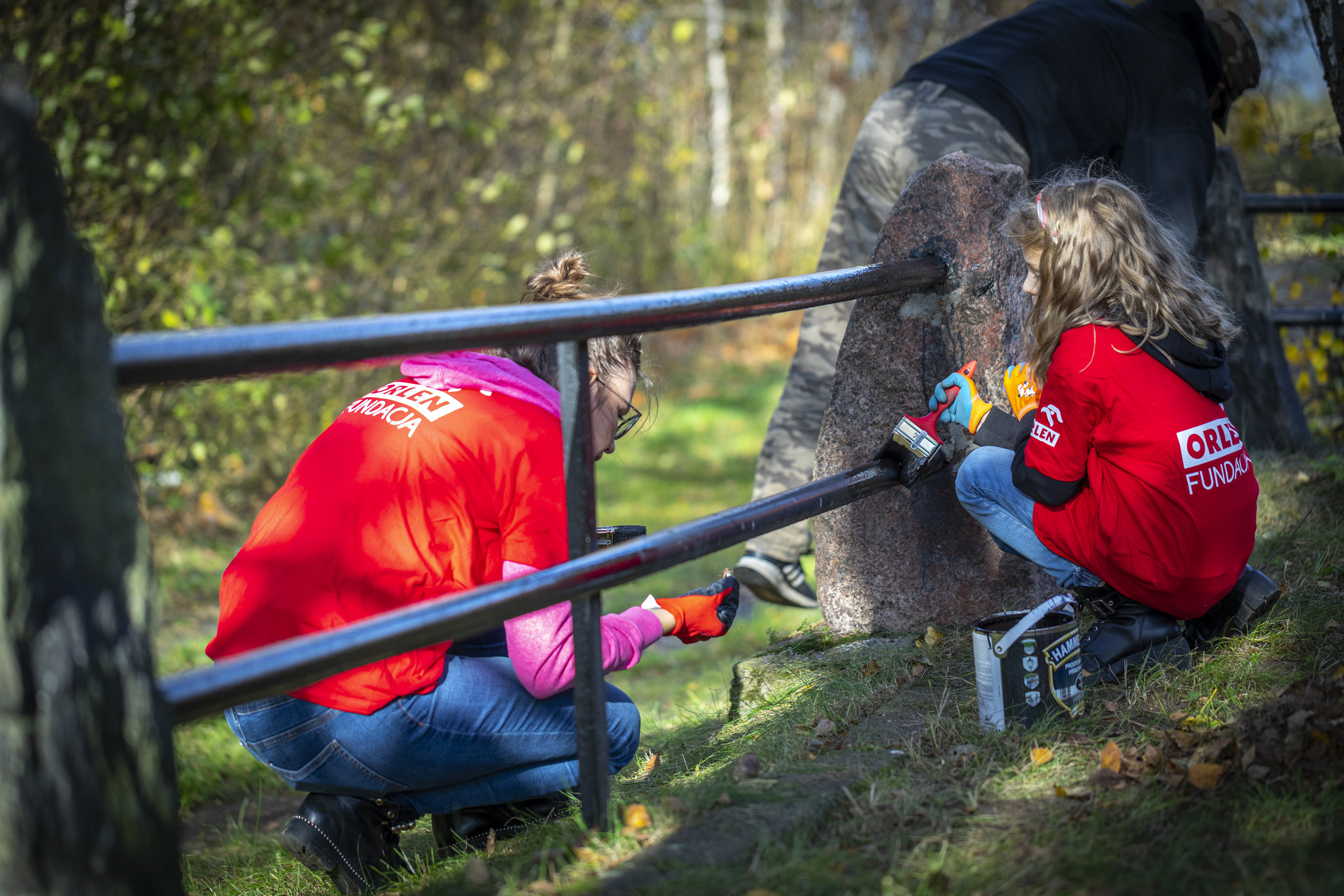 Pamiętali o żołnierzach. Piękna akcja wolontariuszy [ZDJĘCIA] - Zdjęcie główne