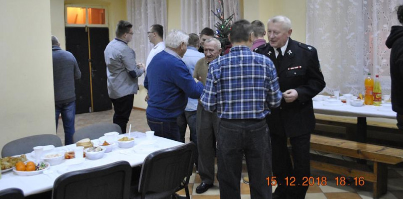 Strażacy przełamali się opłatkiem [FOTO] - Zdjęcie główne