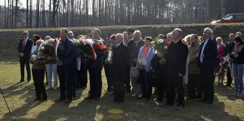 Uczcili 78. rocznicę zbrodni katyńskiej i 8. rocznicę katastrofy smoleńskiej [FOTO] - Zdjęcie główne