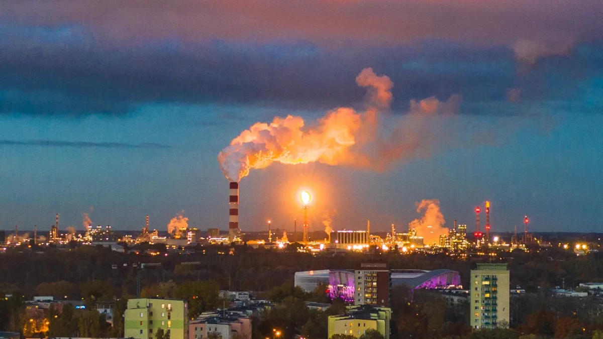 Duży płomień na pochodni będzie widoczny w dzień i w nocy. Orlen tłumaczy - Zdjęcie główne