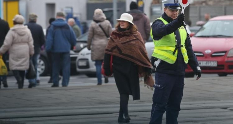 Policjanci po raz kolejny czuwali nad bezpieczeństwem pieszych - Zdjęcie główne