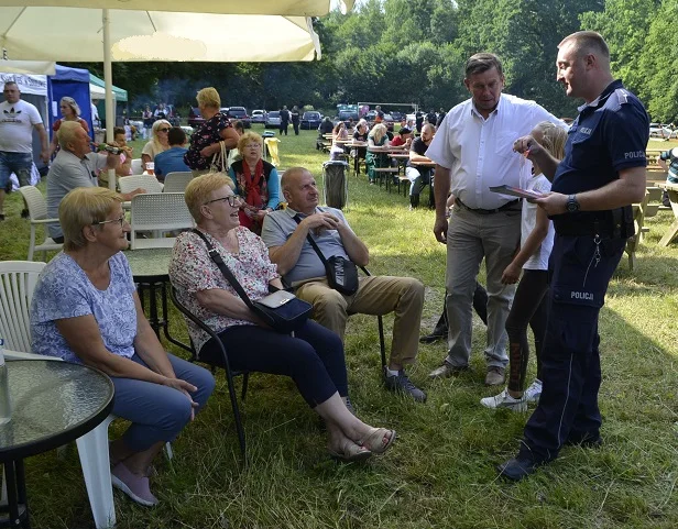 Gostynińska policja i starostwo mówią „stop oszustom”. Wystartowała wspólna akcja - Zdjęcie główne