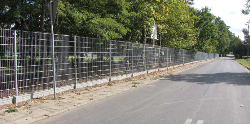 Stadion ma nowe ogrodzenie - Zdjęcie główne