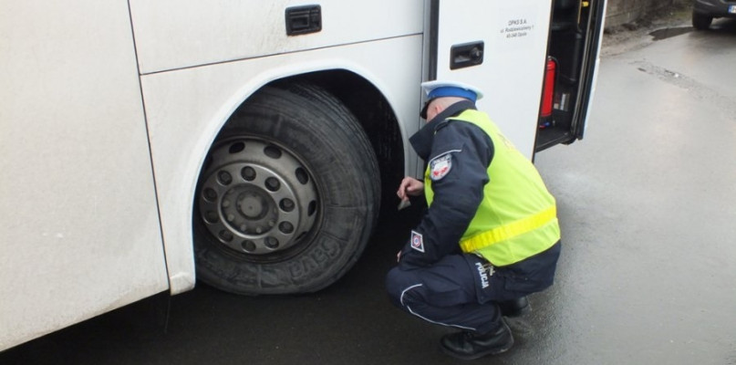 Drogówka skontroluje autokary - Zdjęcie główne