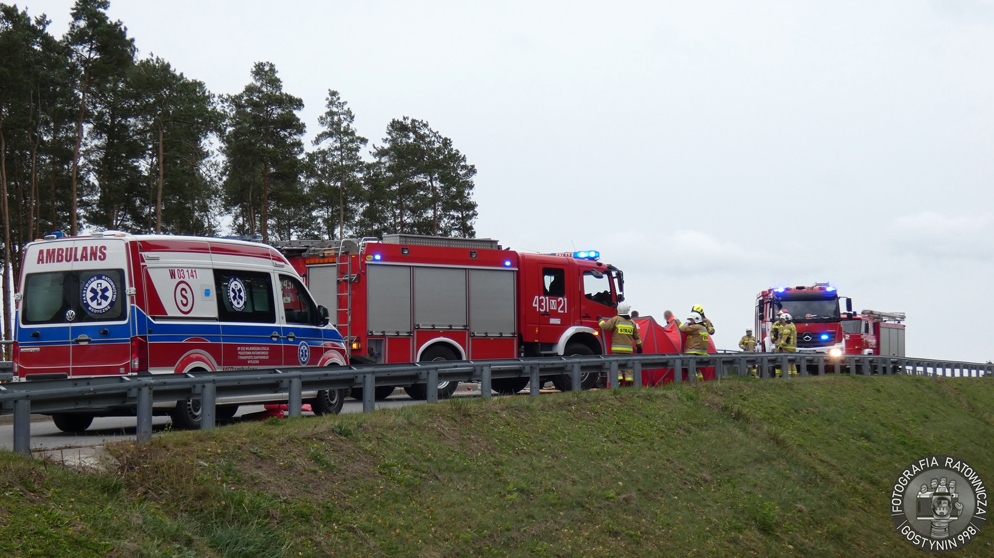 Tragiczny wypadek na wiadukcie. 64-latek zmarł na miejscu [ZDJĘCIA] - Zdjęcie główne