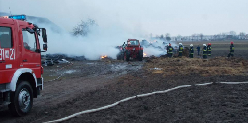 Pożar pod Szczawinem, 7 zastępów w akcji. To było podpalenie? - Zdjęcie główne