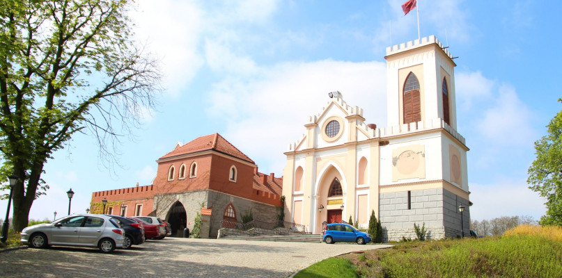 Zamek otwarty dla mieszkańców: dostępne dziedziniec i taras widokowy  - Zdjęcie główne