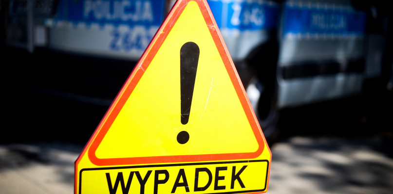 Wypadek na skrzyżowaniu. Dwie osoby w szpitalu - Zdjęcie główne