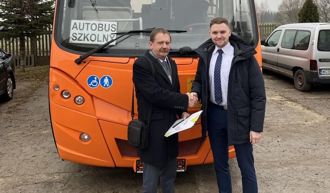 Nowy autobus szkolny. Będzie służył dzieciom na terenie gminy - Zdjęcie główne