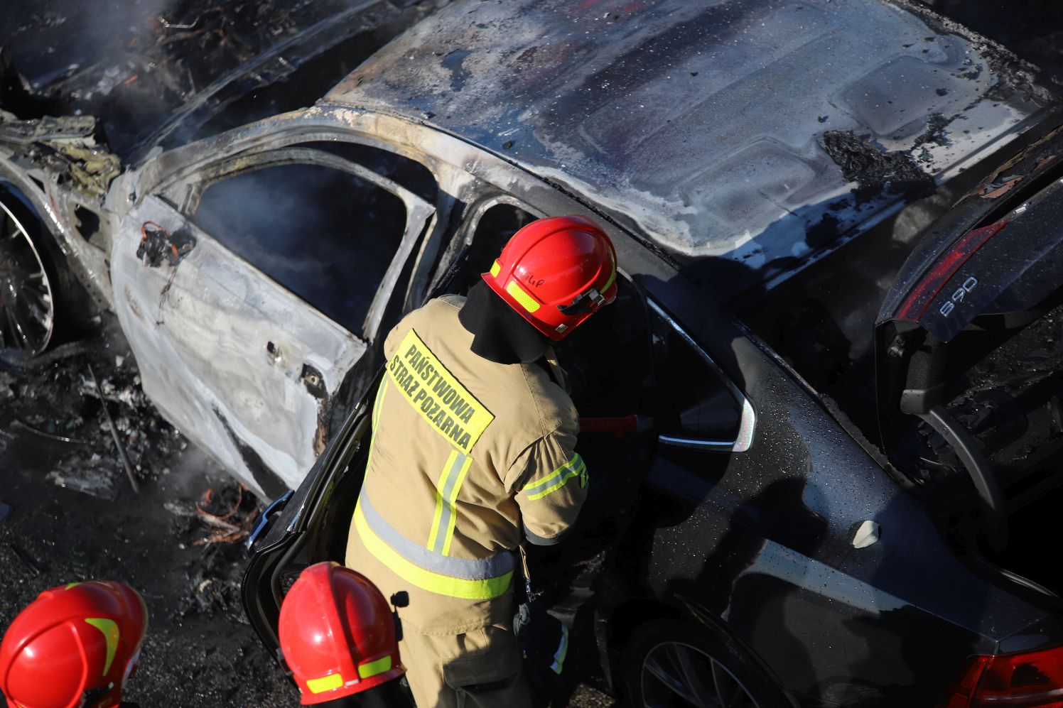 Na autostradzie pod Kutnem spłonął samochód osobowy