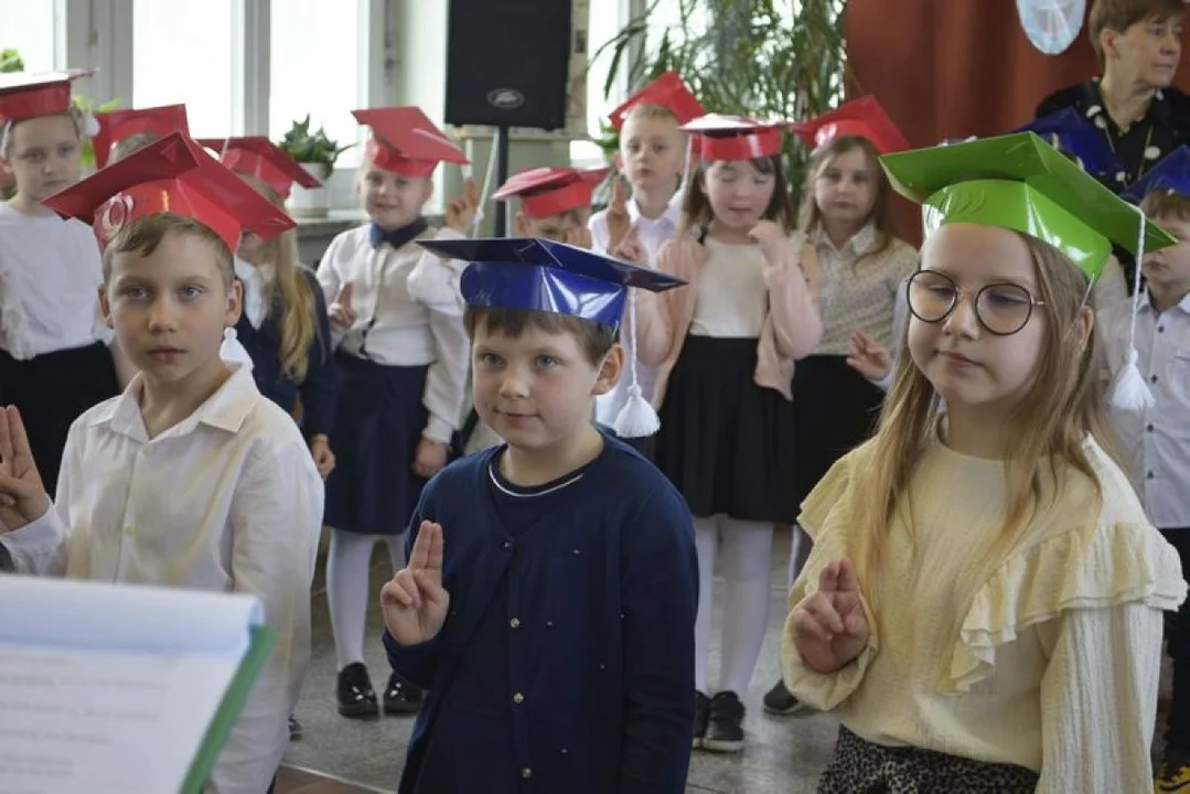 Najmłodsi pasowani na uczniów i... czytelników [ZDJĘCIA] - Zdjęcie główne