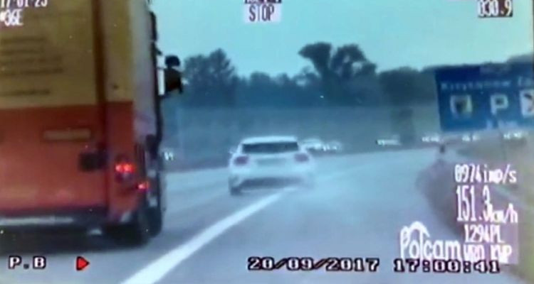 Pirat drogowy wyprzedzał slalomem przy 200 km/h! [WIDEO] - Zdjęcie główne