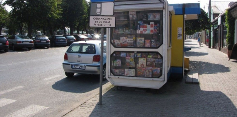 Koniec parkingowej samowolki. Na Rynku wprowadzono ograniczenia czasowe - Zdjęcie główne