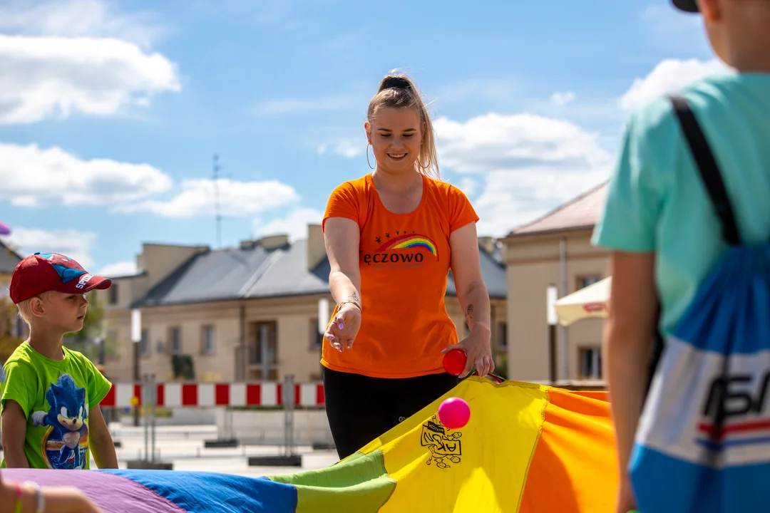 Fabryka Zabaw Tęczowo na placu Piłssudskiego w Kutnie