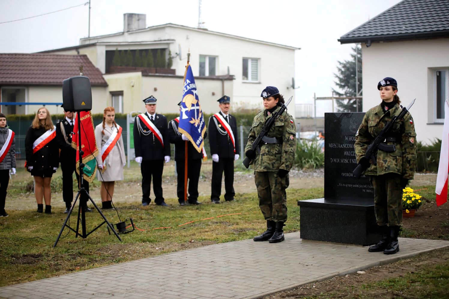 W Gminie Oporów odsłonięto nowy pomnik