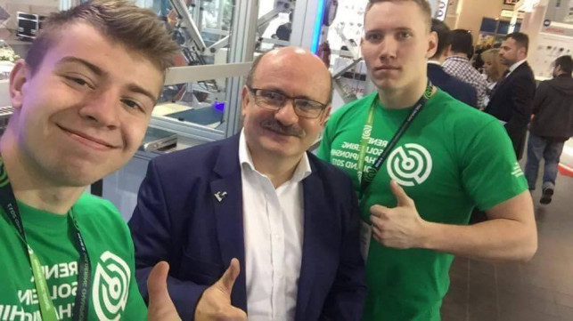 Uczeń Staszica mistrzem w lutowaniu - Zdjęcie główne