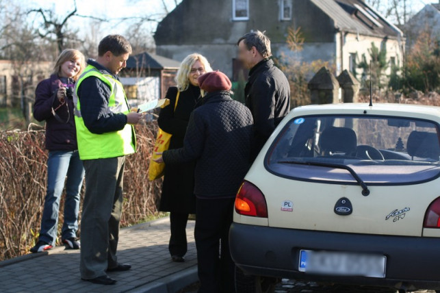 Sprawdzają kierowców na przejazdach - Zdjęcie główne