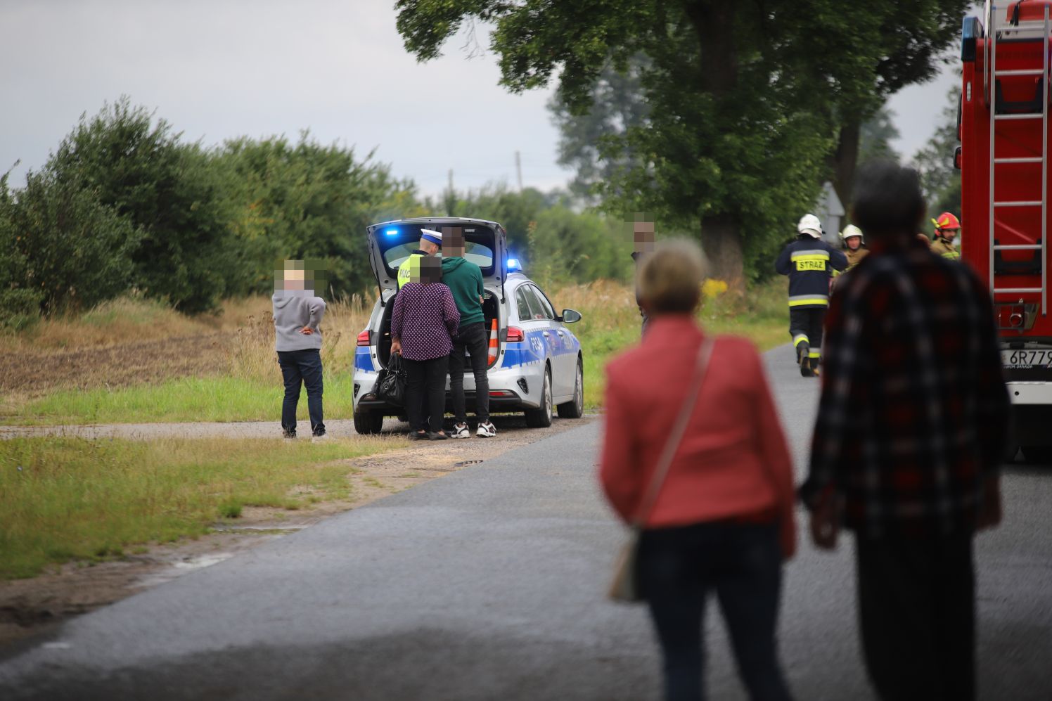 W Krośniewicach doszło do wypadku, na miejscu pracują służby z powiatu kutnowskiego