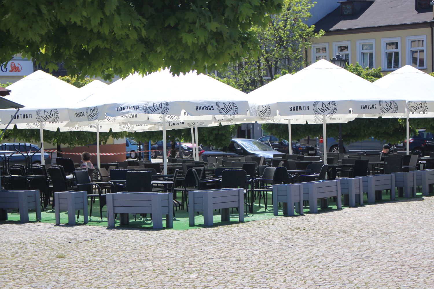 W centrum Kutna pojawiają się pierwsze ogródki gastronomiczne