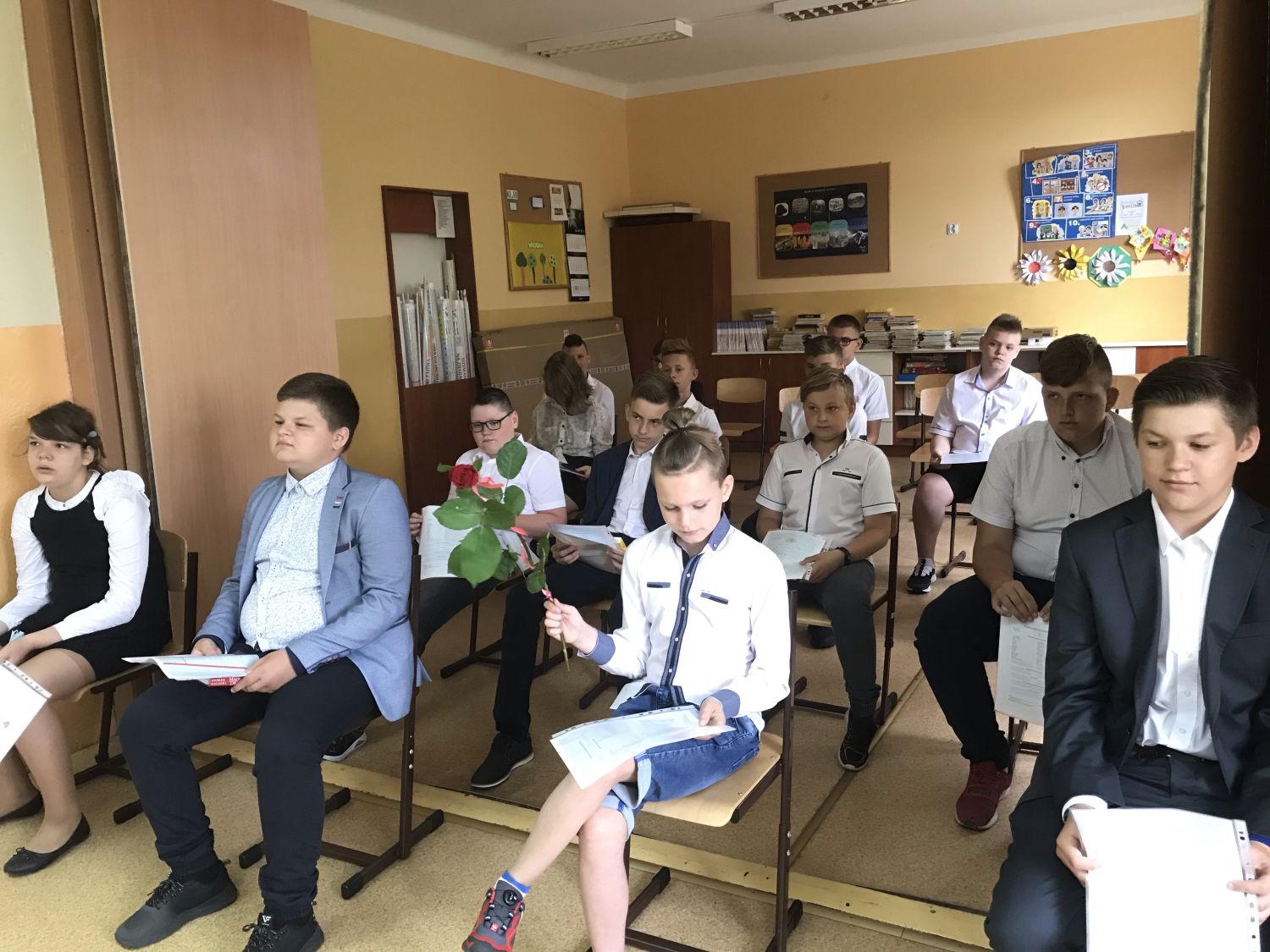 Uroczystość zakończenia roku szkolnego we Wroczynach dla klas I - VII