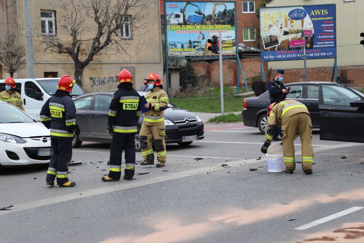 W centrum Kutna doszło do kraksy z udziałem kilku samochodów