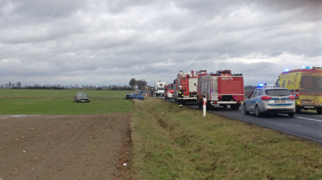 [PILNE/ZDJĘCIA]/WIDEO] Poważny wypadek pod Kutnem - 5 osób rannych w tym dwoje dzieci! - Zdjęcie główne