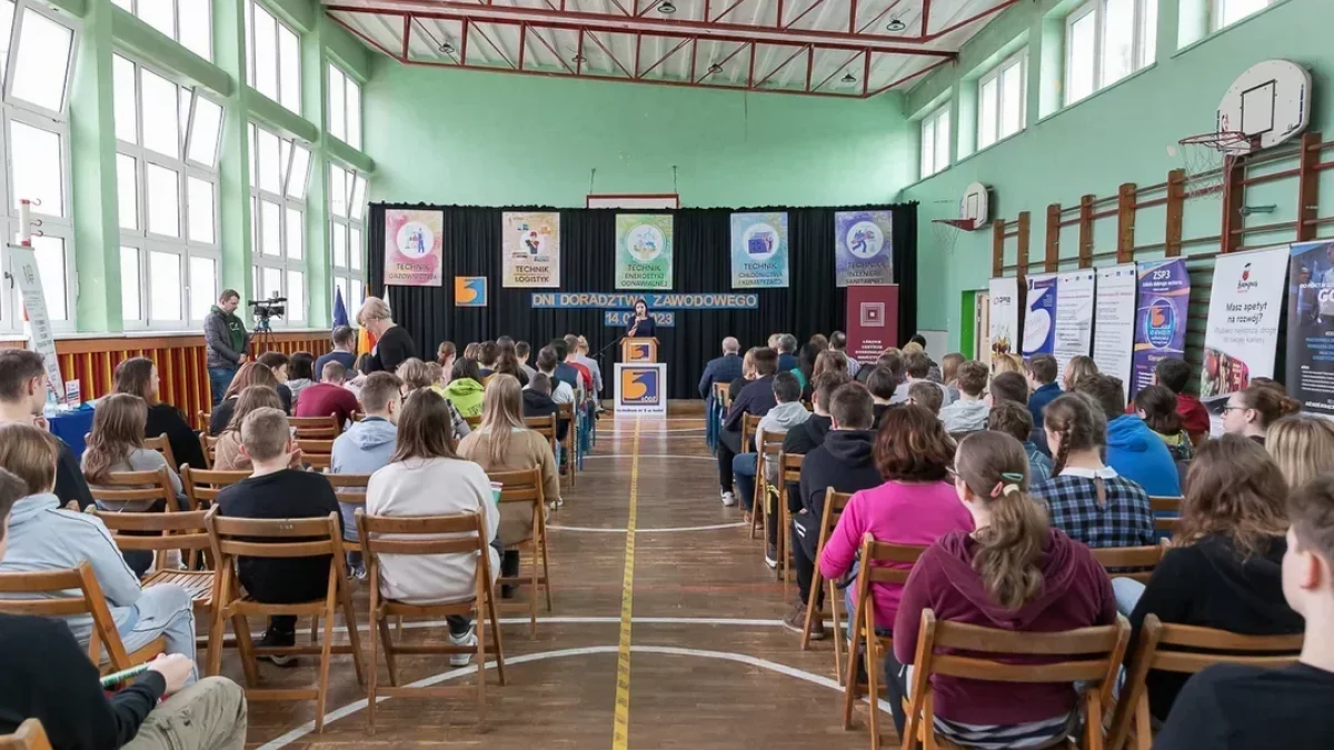 Rodzice wściekli. Przydatne opcje w aplikacji mobilnej eduVulcan od teraz płatne! [NASZA SONDA] - Zdjęcie główne