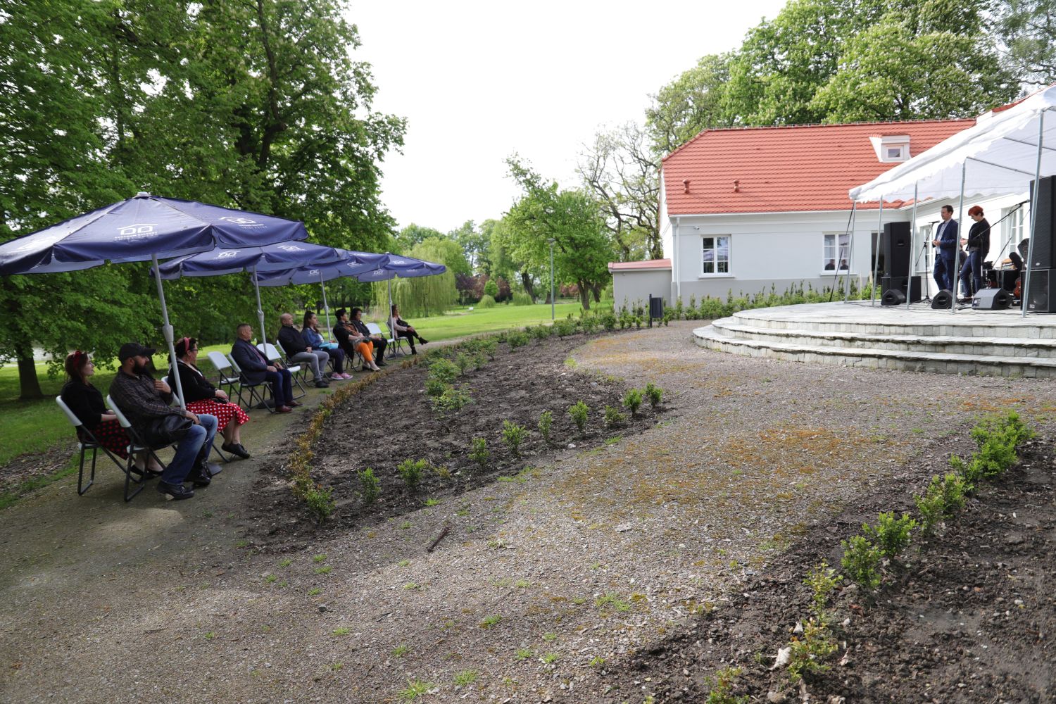 W Leszczynku w gminie Kutna trwa popołudnie przy muzyce