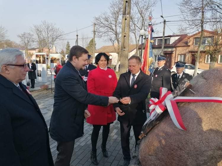 Patriotycznie w powiecie kutnowskim. Dąbrowice oddały cześć bohaterom