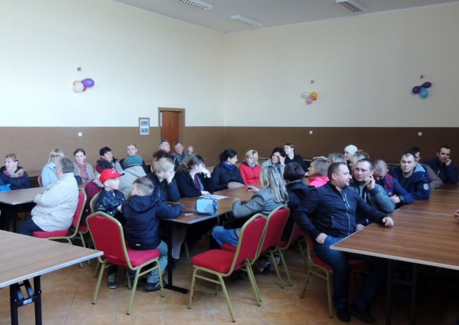 Biblioteka w Klonowcu Starym utrzymana - Zdjęcie główne