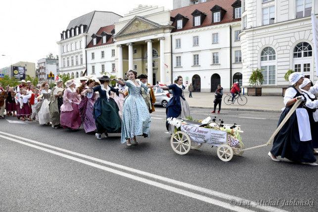 Grupa Tańca Dawnego z Kutna zaprezentowała się w stolicy - Zdjęcie główne